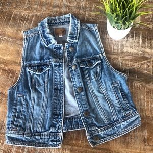 American Eagle denim button up vest Medium
